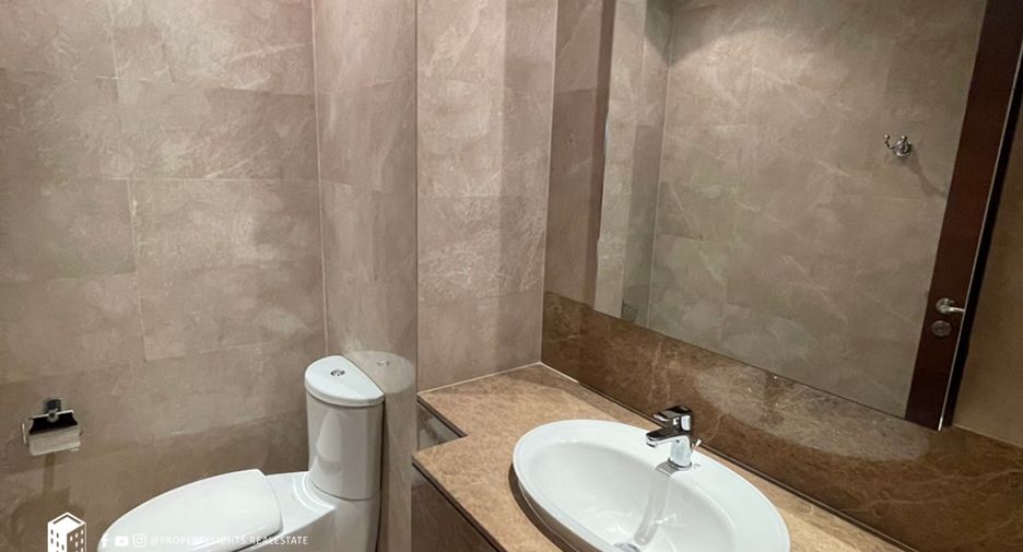 For rent 4 bedrooms condo in Khlong Toei, Bangkok