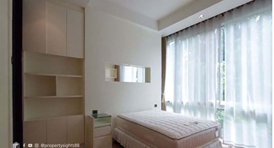 For rent 4 bedrooms condo in Khlong Toei, Bangkok