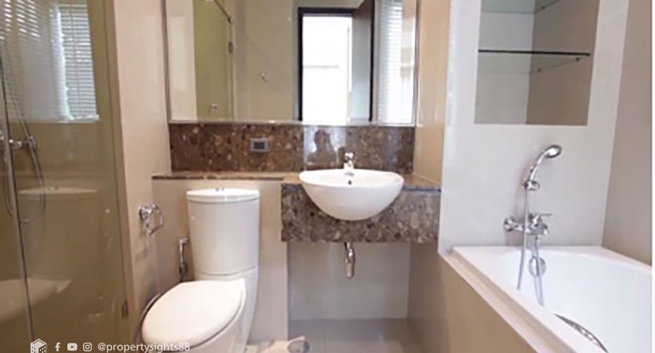 For rent 4 bedrooms condo in Khlong Toei, Bangkok