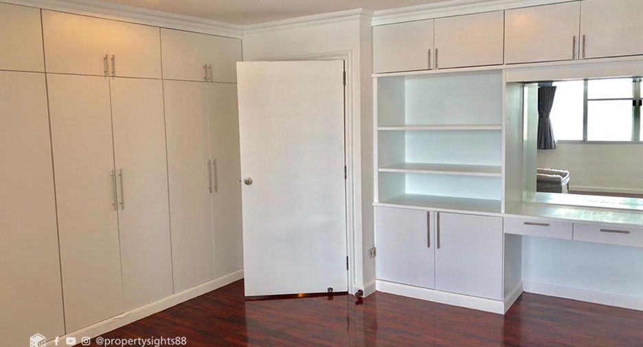Wohnung zur Miete mit 4 Zimmer in Watthana, Bangkok