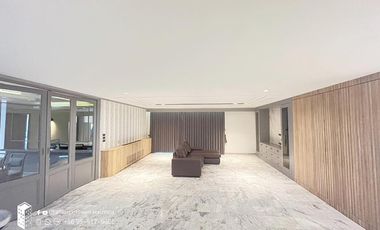 For sale 3 bedrooms condo in Watthana, Bangkok