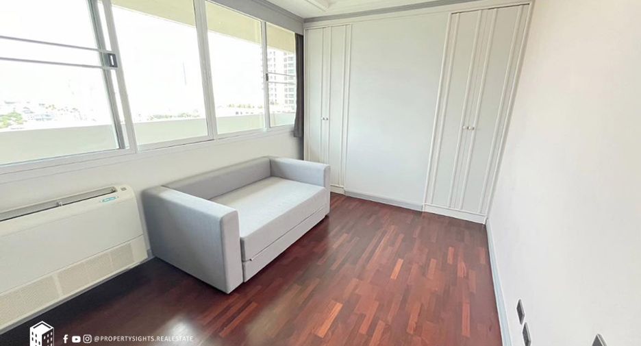 For sale 3 bedrooms condo in Watthana, Bangkok