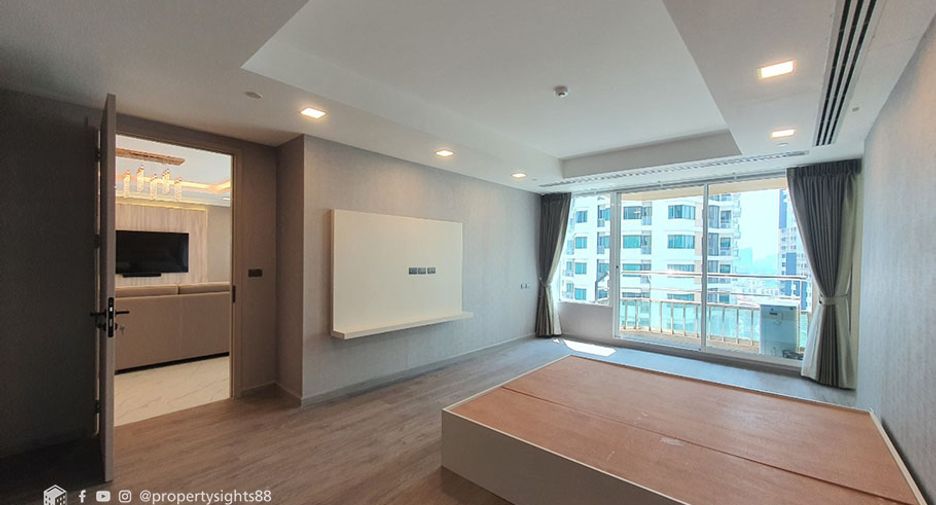 À louer 4 chambres condo à Khlong Toei, Bangkok