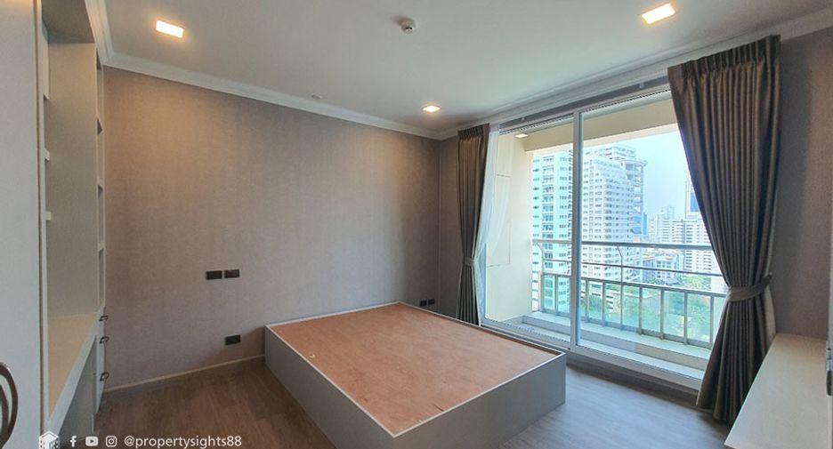À louer 4 chambres condo à Khlong Toei, Bangkok
