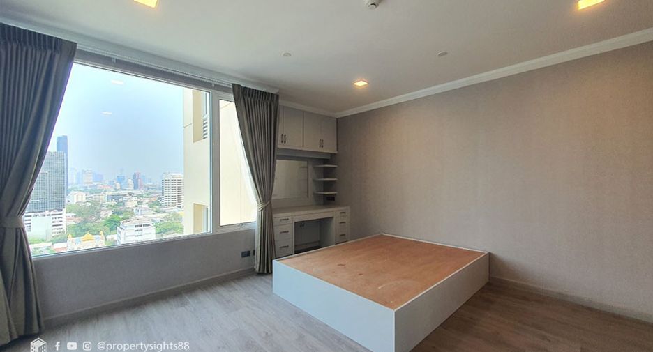 À louer 4 chambres condo à Khlong Toei, Bangkok