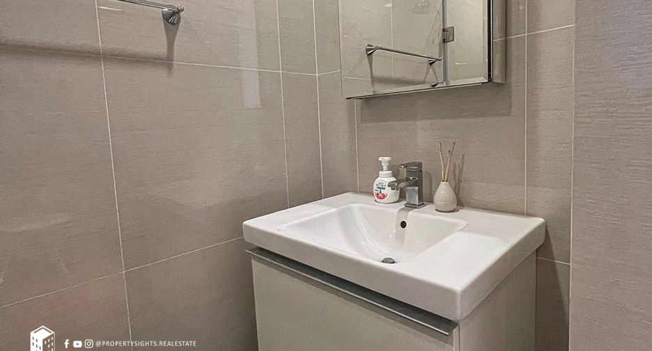 Condo en alquiler de 1 habitaciones en Khlong Toei, Bangkok