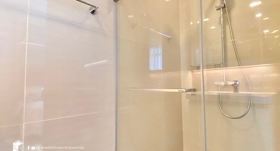 Condo en alquiler de 2 habitaciones en Khlong Toei, Bangkok