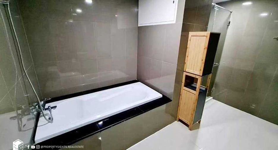ให้เช่า 2 ห้องนอน คอนโด ใน วัฒนา, กรุงเทพฯ