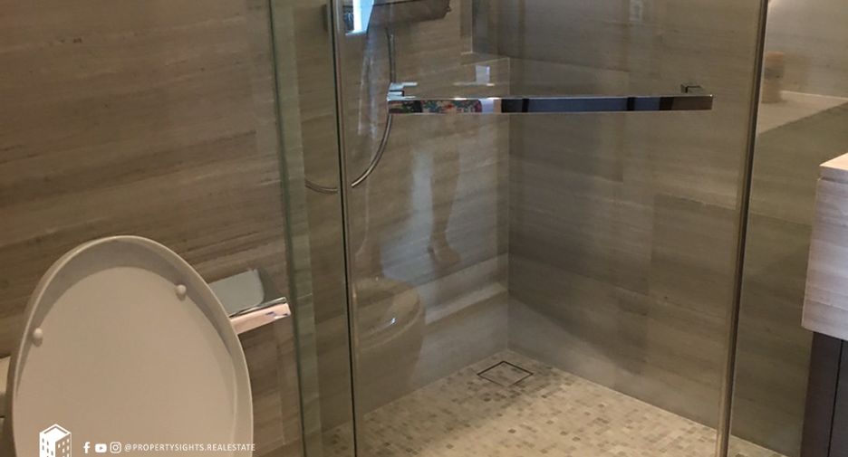 Condo en alquiler de 2 habitaciones en Khlong Toei, Bangkok