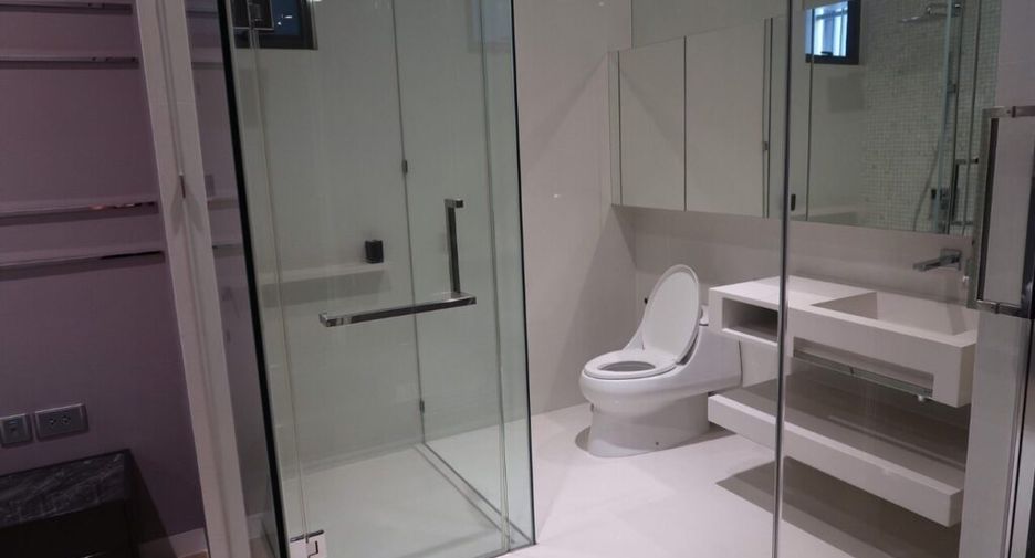 For rent 2 ベッドルーム condo in Khlong Toei, Bangkok