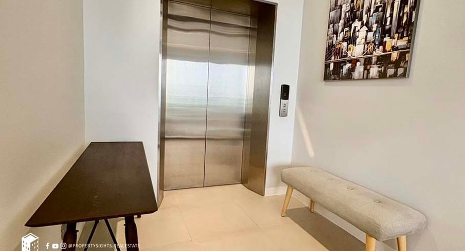 Condo en alquiler de 2 habitaciones en Khlong Toei, Bangkok