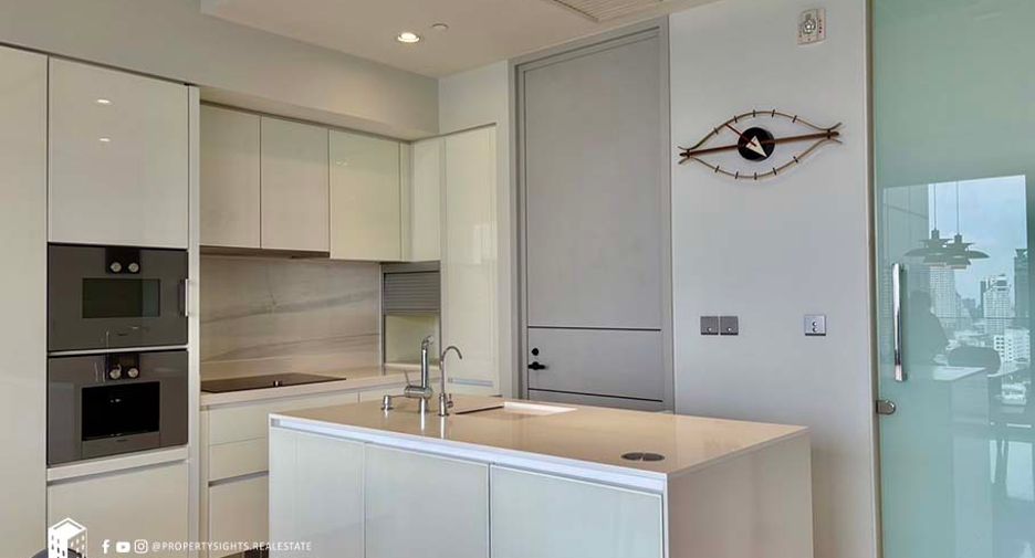Condo en alquiler de 2 habitaciones en Khlong Toei, Bangkok