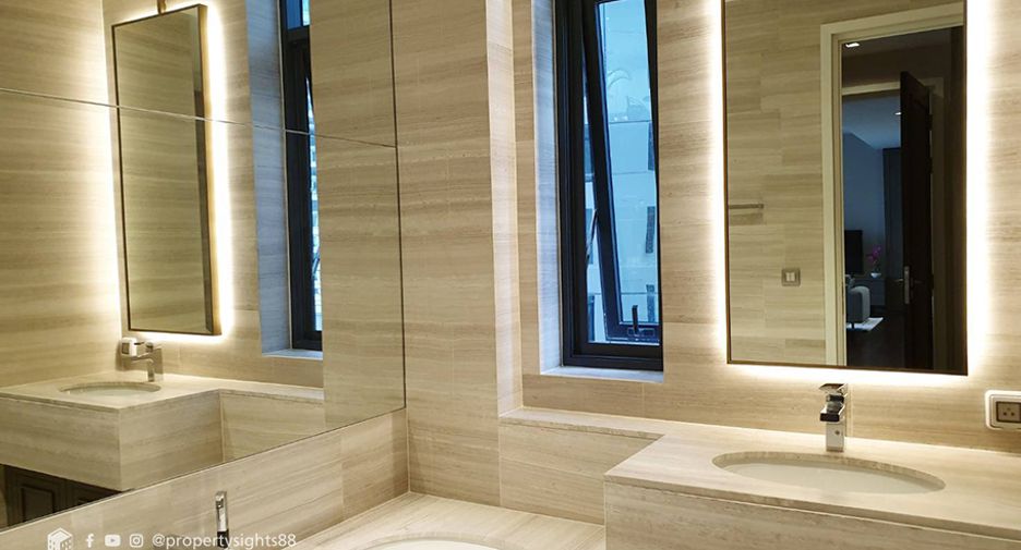 For rent 2 bedrooms condo in Khlong Toei, Bangkok