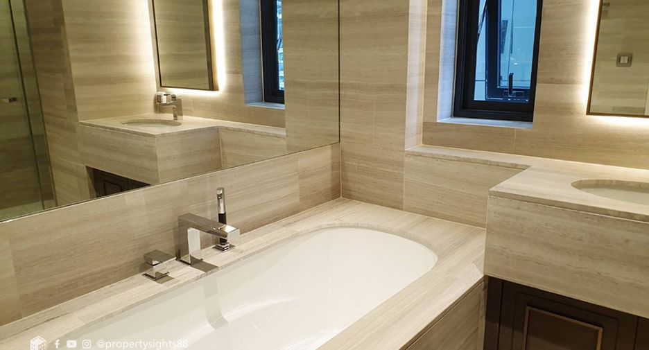For rent 2 bedrooms condo in Khlong Toei, Bangkok