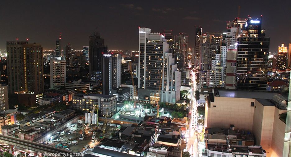 Condo en alquiler de 2 habitaciones en Khlong Toei, Bangkok
