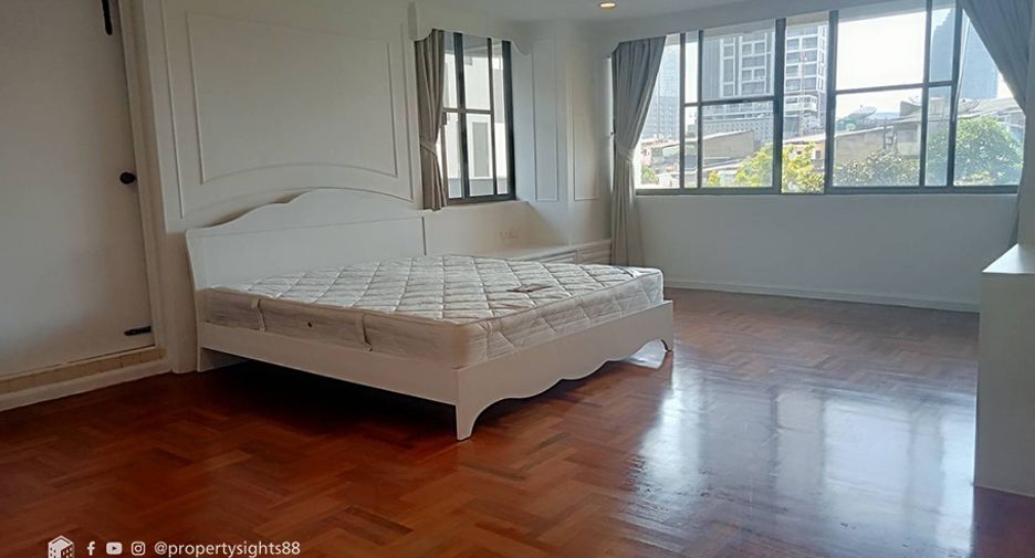 Condo en venta de 3 habitaciones en Khlong Toei, Bangkok