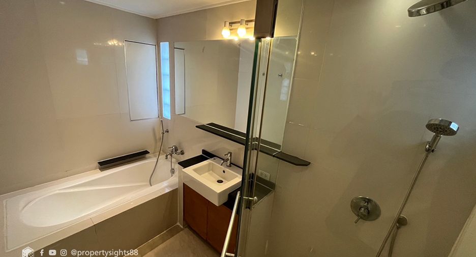 For rent 3 bedrooms condo in Watthana, Bangkok