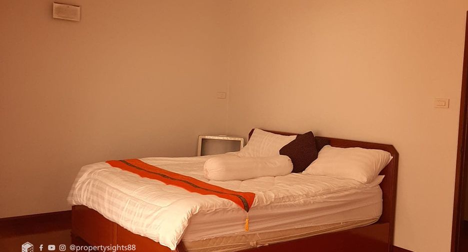 For rent 3 ベッドルーム condo in Khlong Toei, Bangkok