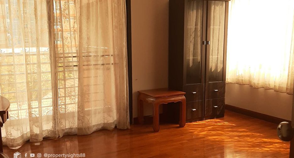 For rent 3 ベッドルーム condo in Khlong Toei, Bangkok