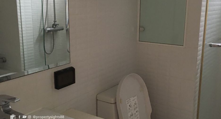 For rent 2 bedrooms condo in Khlong Toei, Bangkok