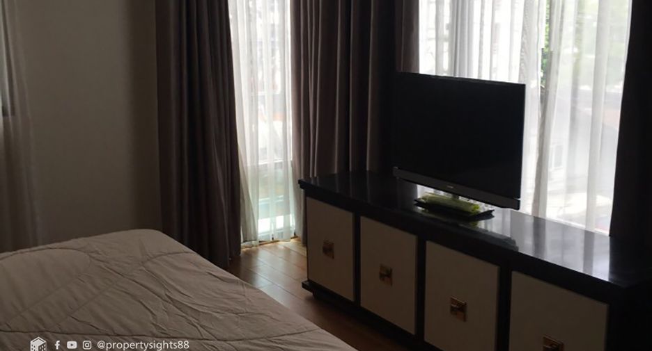 For rent 2 bedrooms condo in Khlong Toei, Bangkok