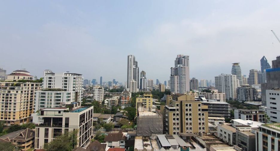 For rent 3 bedrooms condo in Watthana, Bangkok