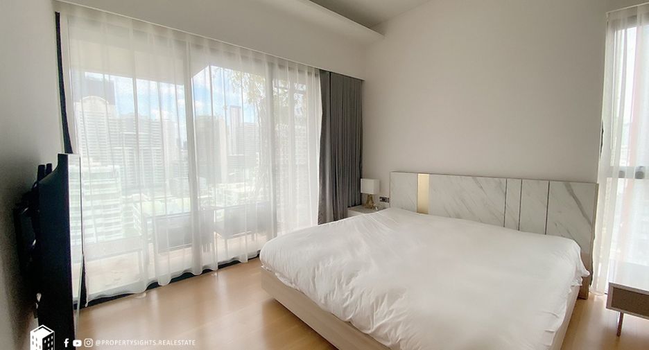 For rent 3 bedrooms condo in Watthana, Bangkok