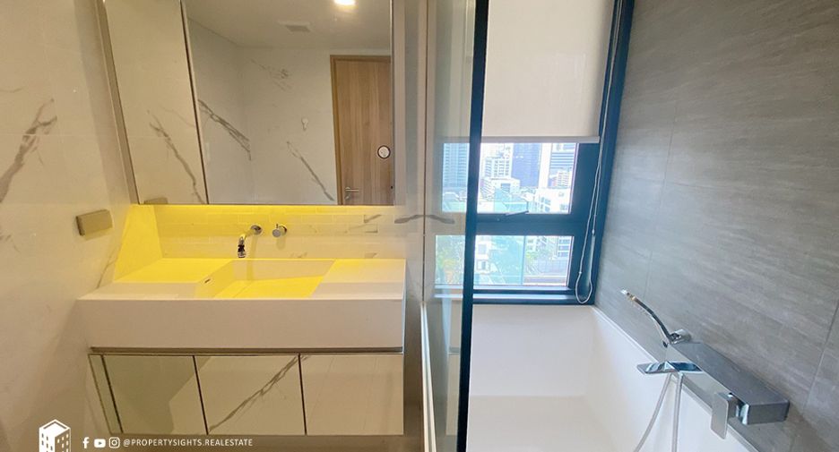 For rent 3 bedrooms condo in Watthana, Bangkok