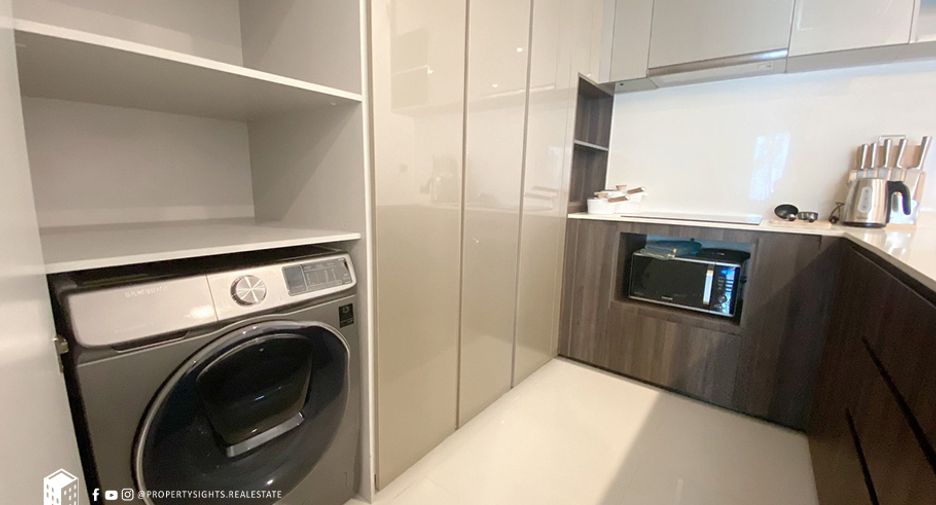For rent 3 bedrooms condo in Watthana, Bangkok