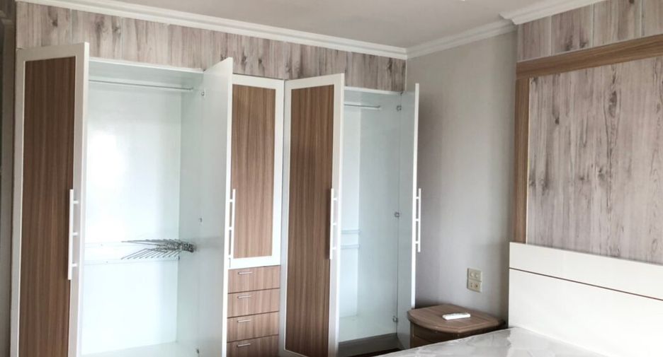 For rent 3 bedrooms condo in Watthana, Bangkok