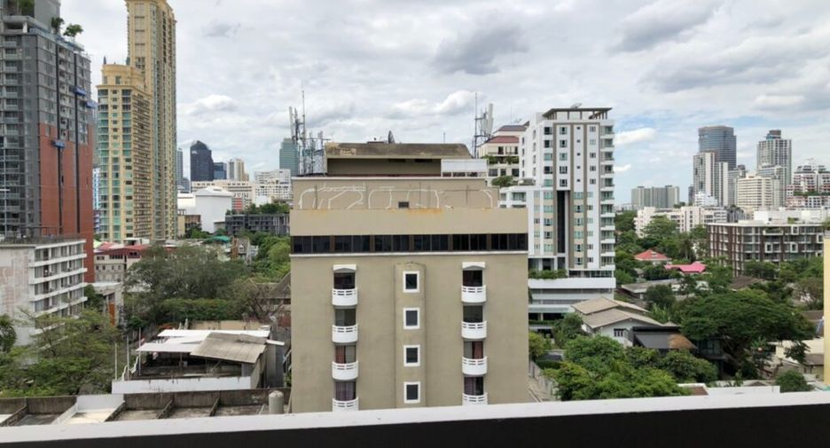 For rent 3 bedrooms condo in Watthana, Bangkok