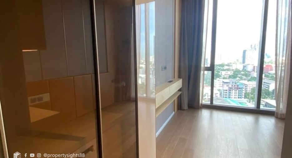 For rent 2 bedrooms condo in Khlong Toei, Bangkok
