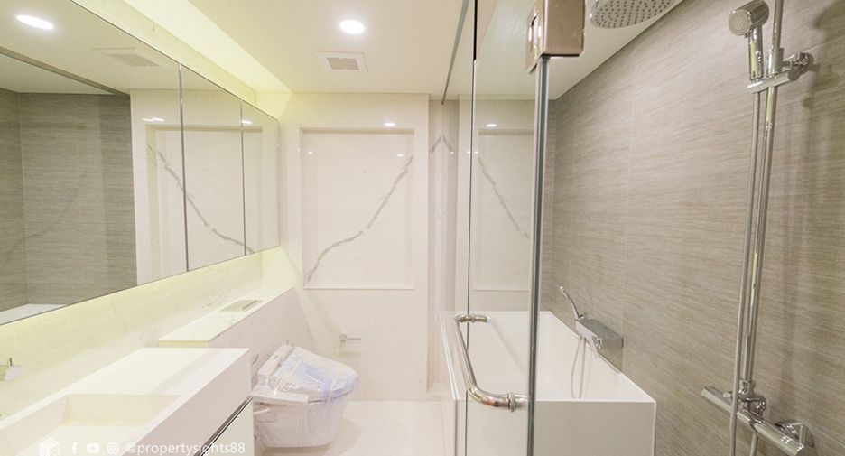 À louer 2 chambres condo à Watthana, Bangkok