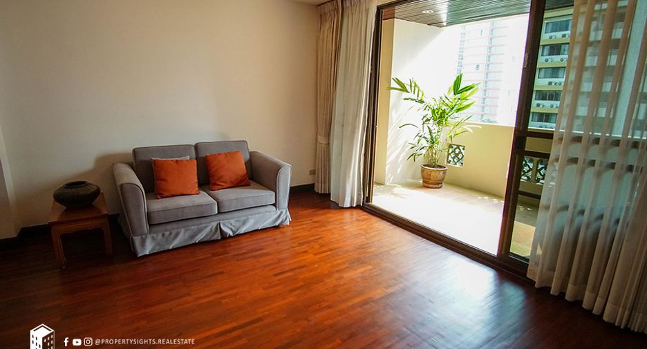 For rent 3 bedrooms condo in Watthana, Bangkok