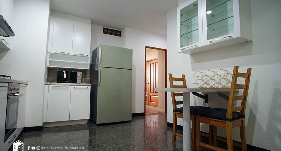 For rent 3 bedrooms condo in Watthana, Bangkok