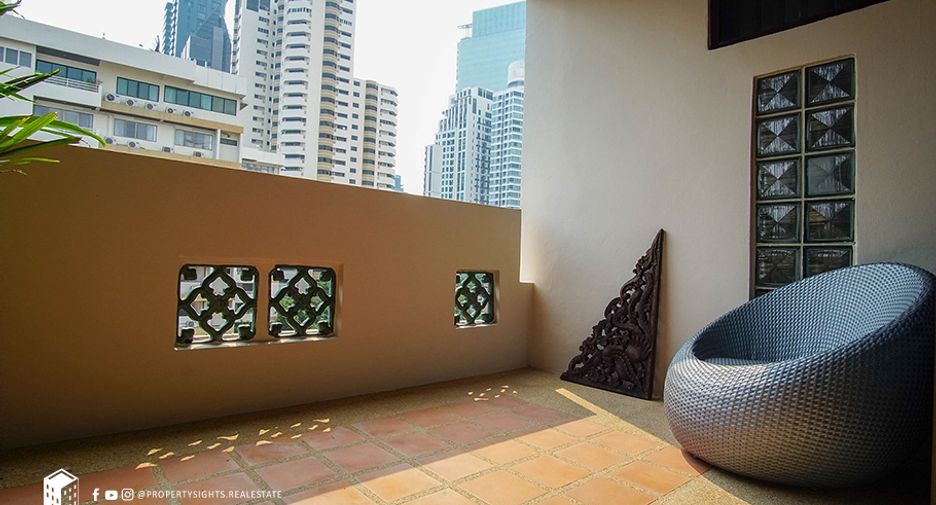 For rent 3 bedrooms condo in Watthana, Bangkok