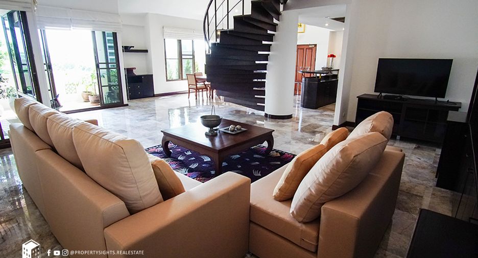Condo en alquiler de 4 habitaciones en Watthana, Bangkok