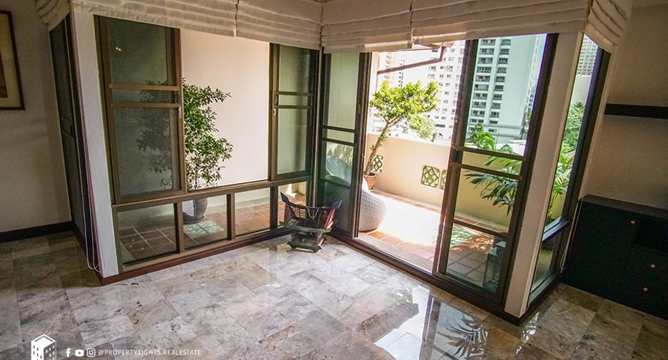 Condo en alquiler de 4 habitaciones en Watthana, Bangkok