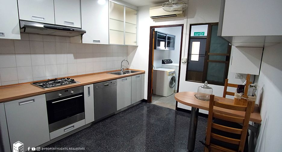 Condo en alquiler de 4 habitaciones en Watthana, Bangkok