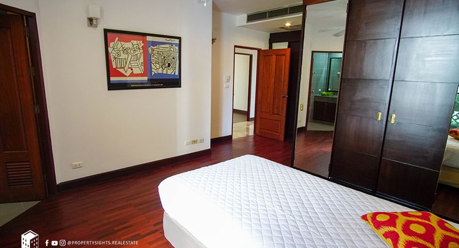 Condo en alquiler de 4 habitaciones en Watthana, Bangkok