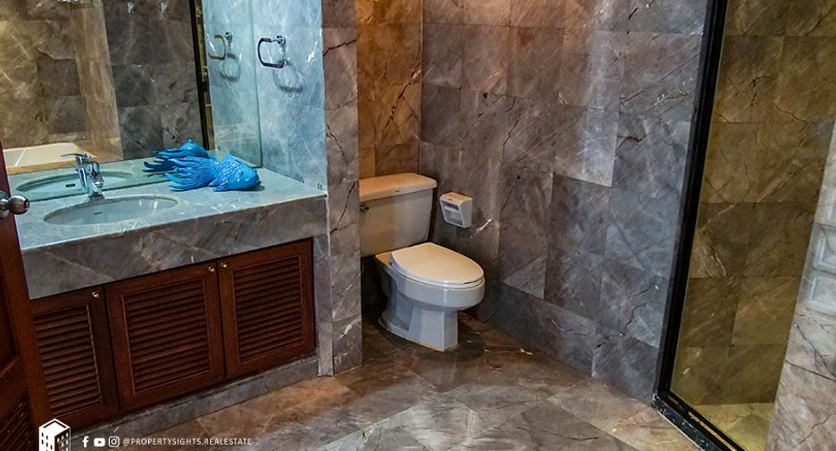 Condo en alquiler de 4 habitaciones en Watthana, Bangkok