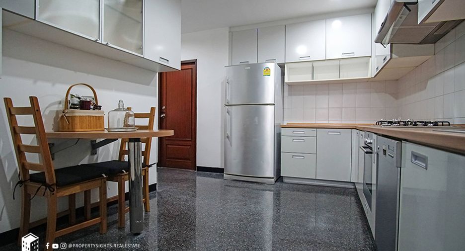Condo en alquiler de 4 habitaciones en Watthana, Bangkok