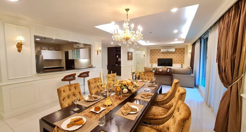 For rent 4 bedrooms condo in Watthana, Bangkok