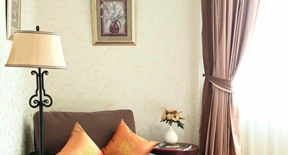 For rent 4 bedrooms condo in Watthana, Bangkok