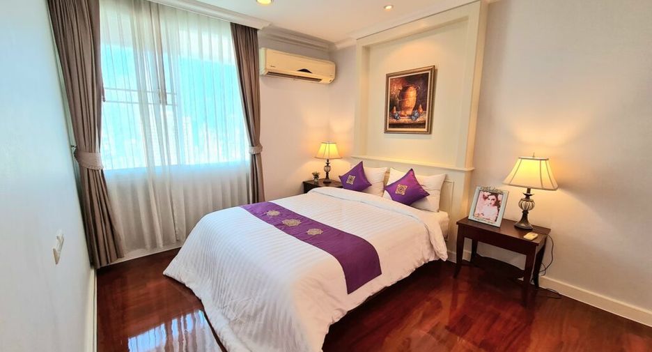 À louer 4 chambres condo à Watthana, Bangkok