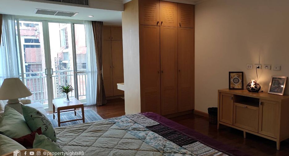 Condo en alquiler de 3 habitaciones en Khlong Toei, Bangkok