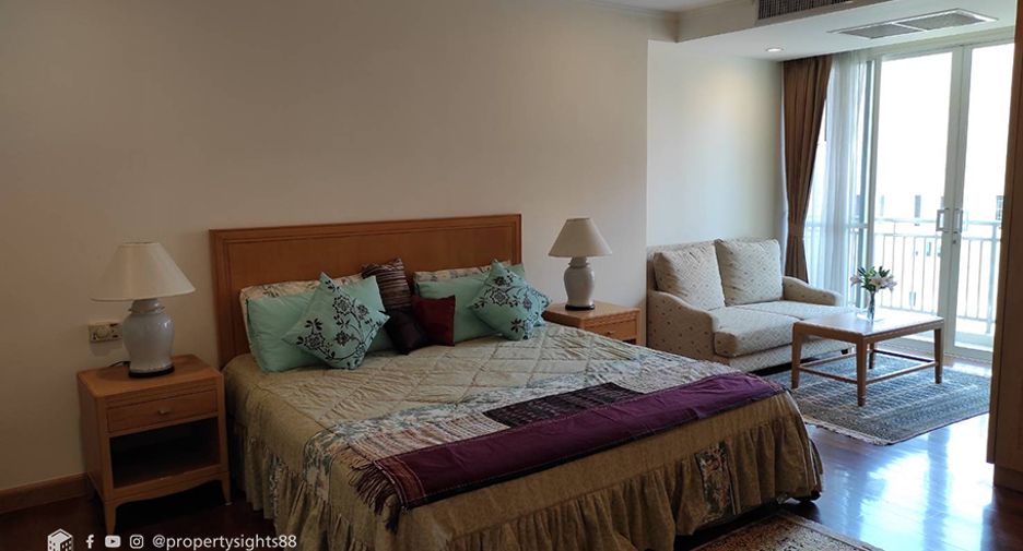 Condo en alquiler de 3 habitaciones en Khlong Toei, Bangkok