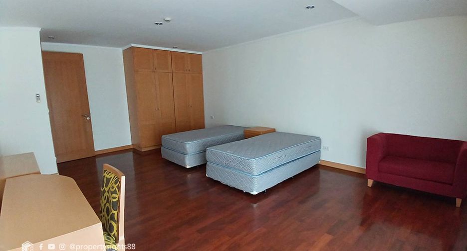 Condo en alquiler de 4 habitaciones en Khlong Toei, Bangkok
