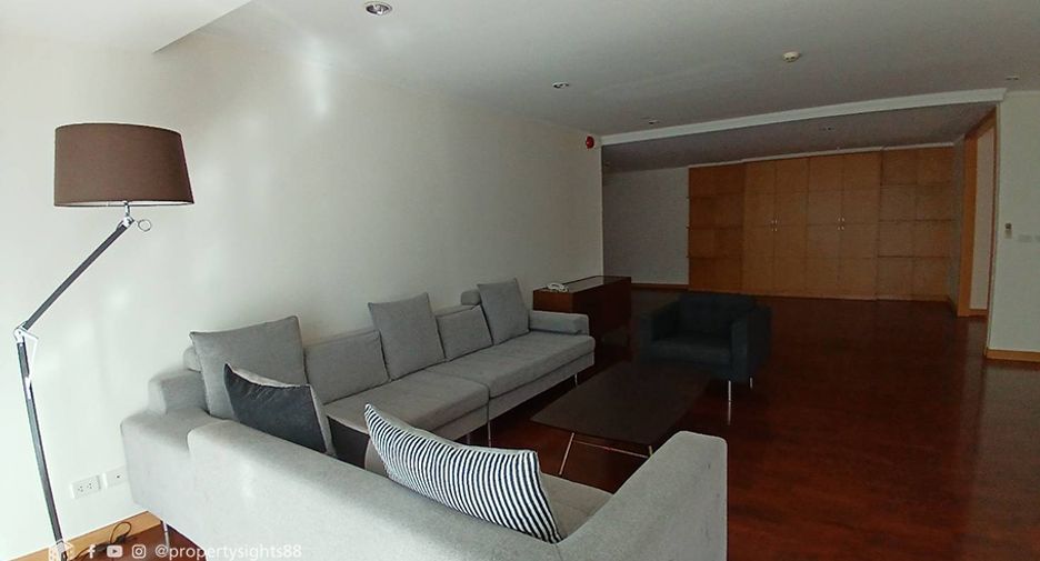 Condo en alquiler de 4 habitaciones en Khlong Toei, Bangkok