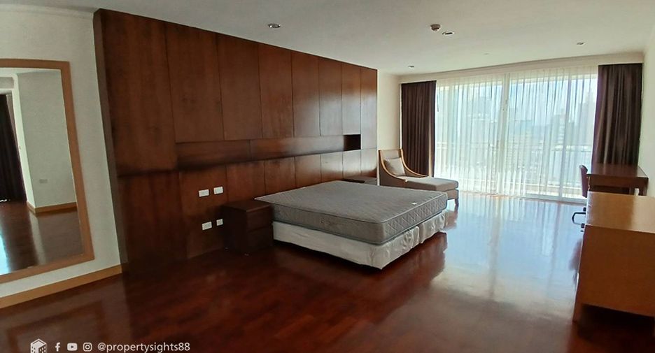 Condo en alquiler de 4 habitaciones en Khlong Toei, Bangkok